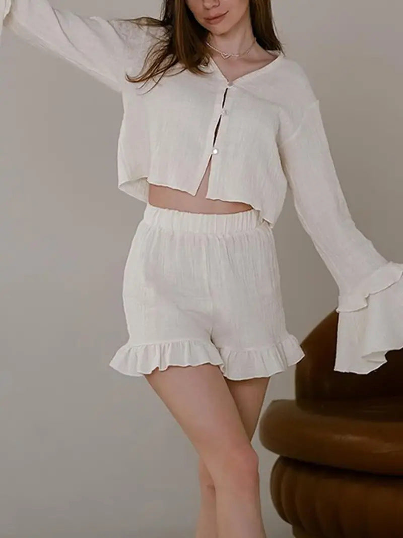Ensemble pour femmes composé d'un haut léger et de shorts avec volants Chic und Stil