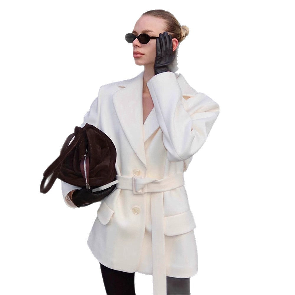 Blazer féminin tendance avec ceinture à la taille et poches pratiques Chic und Stil