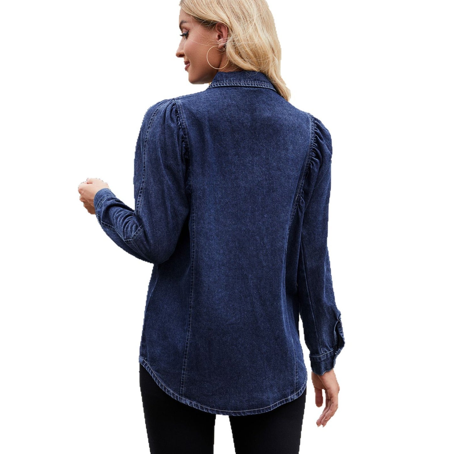 Blouse en denim pour femmes avec des détails en volants et une coupe cintrée Chic und Stil