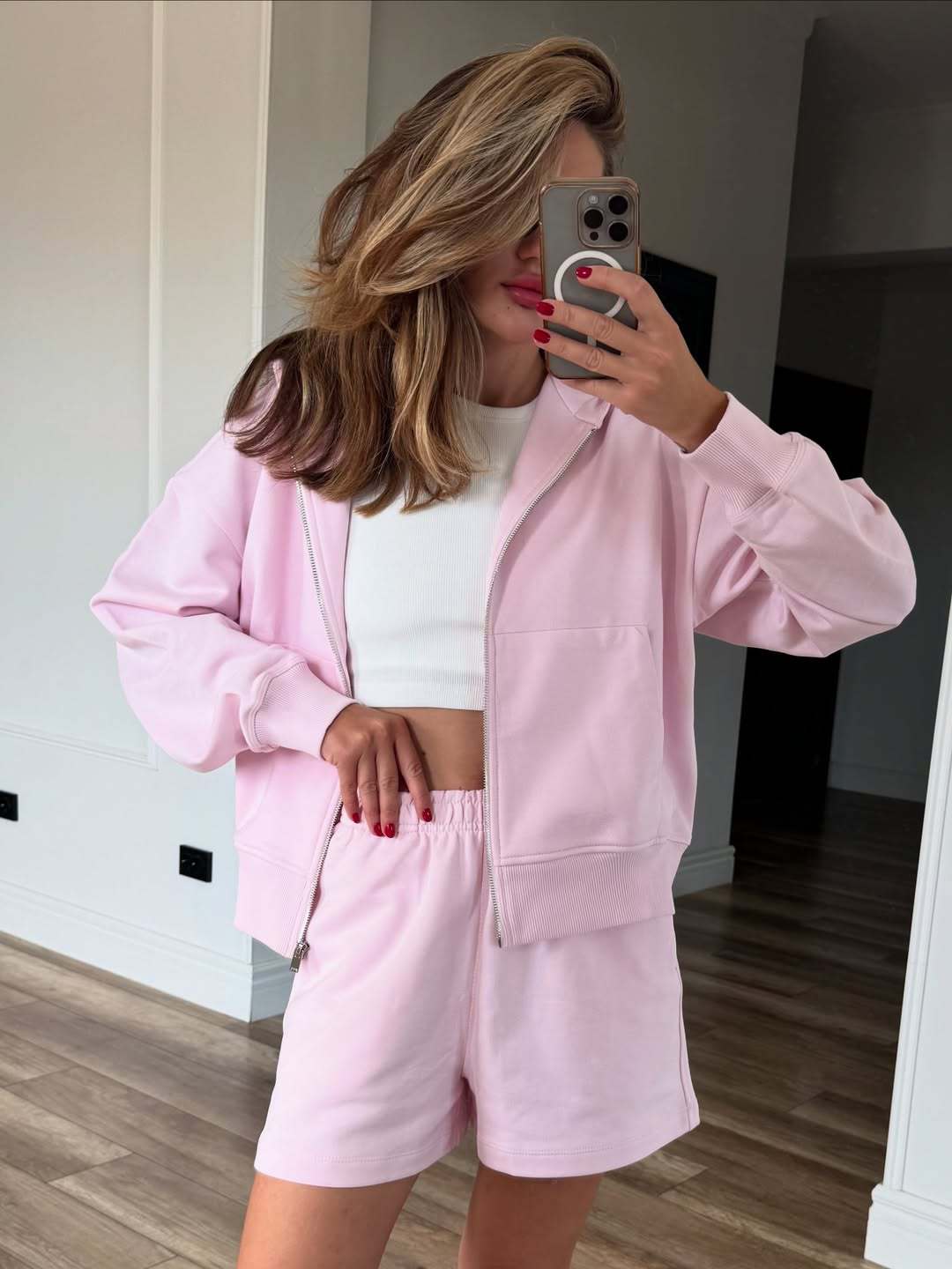 Chic and Style Women's Casual Hoodie and Shorts Set