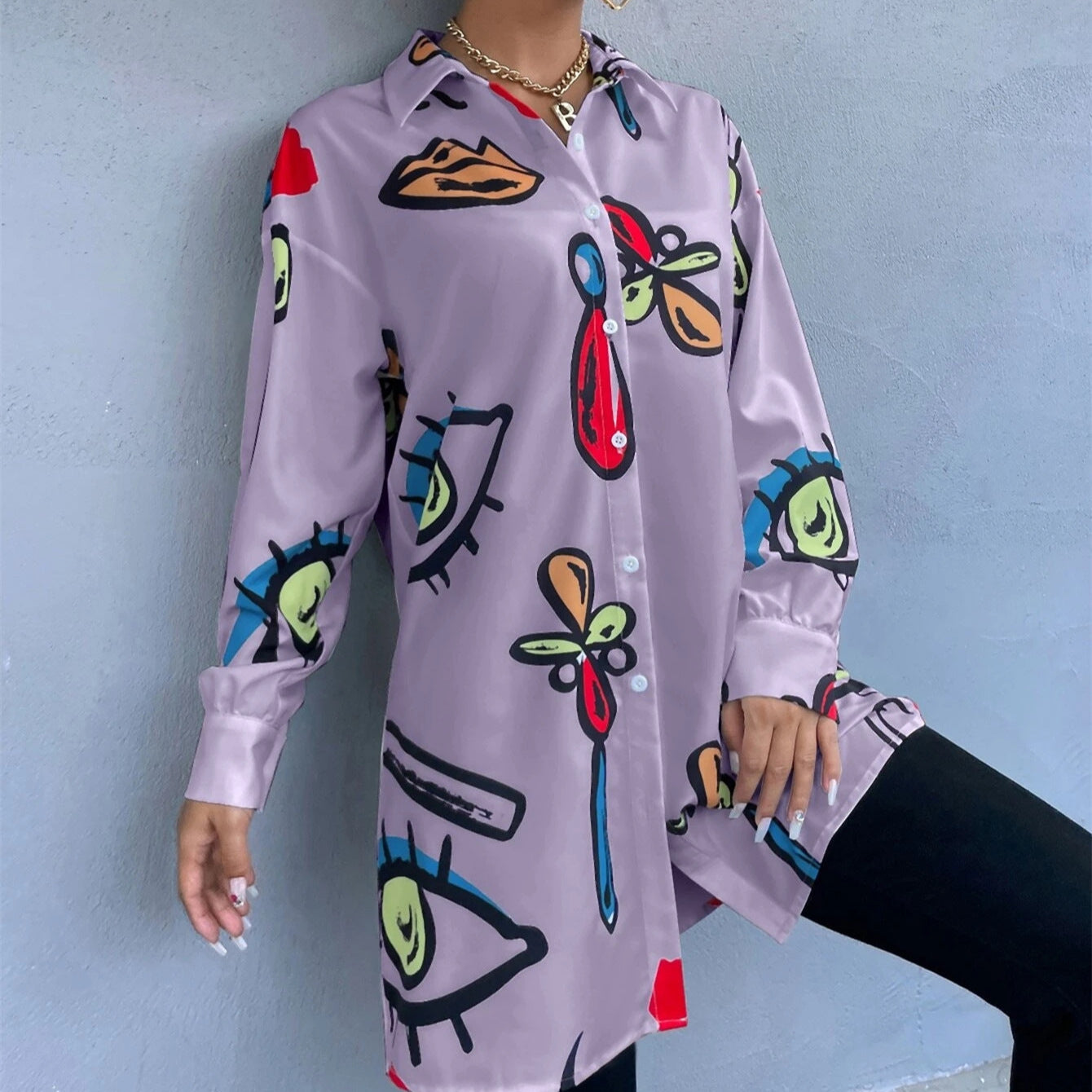 Blouse à carreaux tendance pour femmes avec un design graphique coloré Chic und Stil