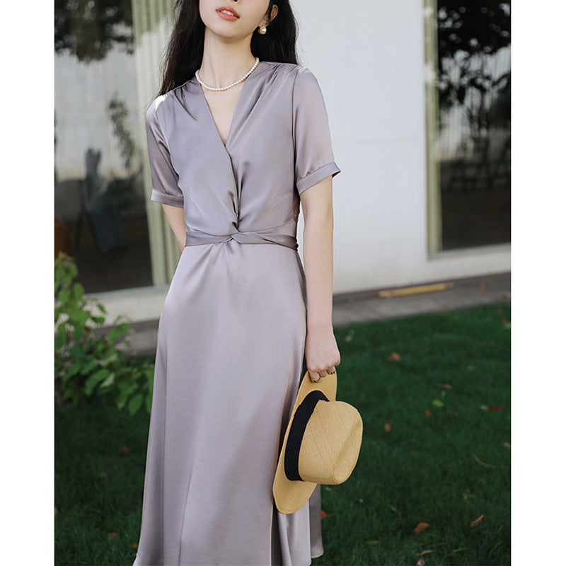 Robe midi élégante torsadée Chic und Stil pour femmes