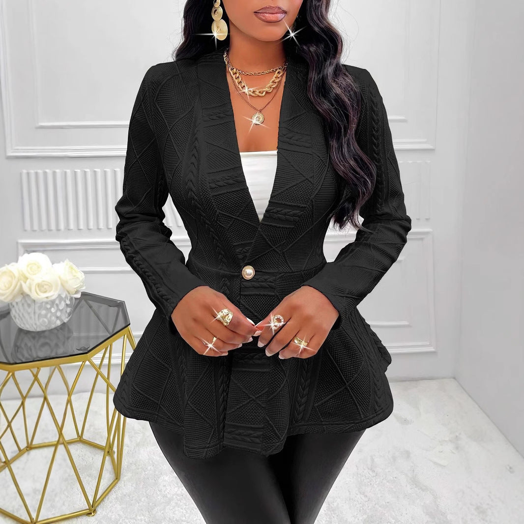 Blazer féminin à la mode avec design texturé et détails cintrés Chic und Stil