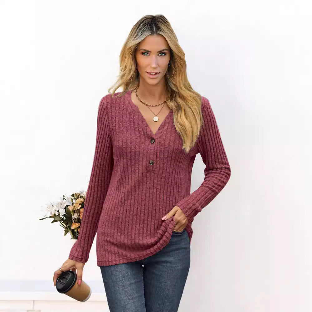 Pull à gros mailles pour dames avec décolleté en V et détails de boutons Chic und Stil