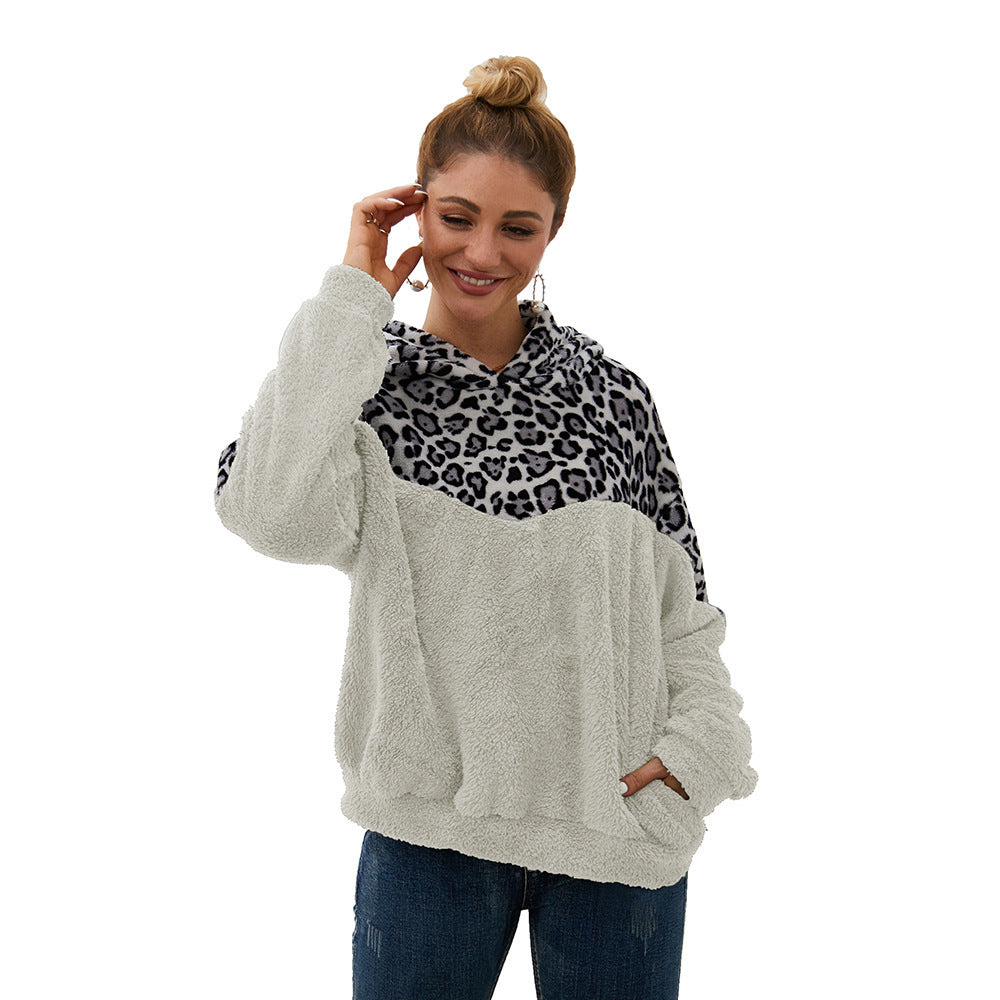 Dames Pull en teddy confortable avec capuche et motif léopard Chic und Stil