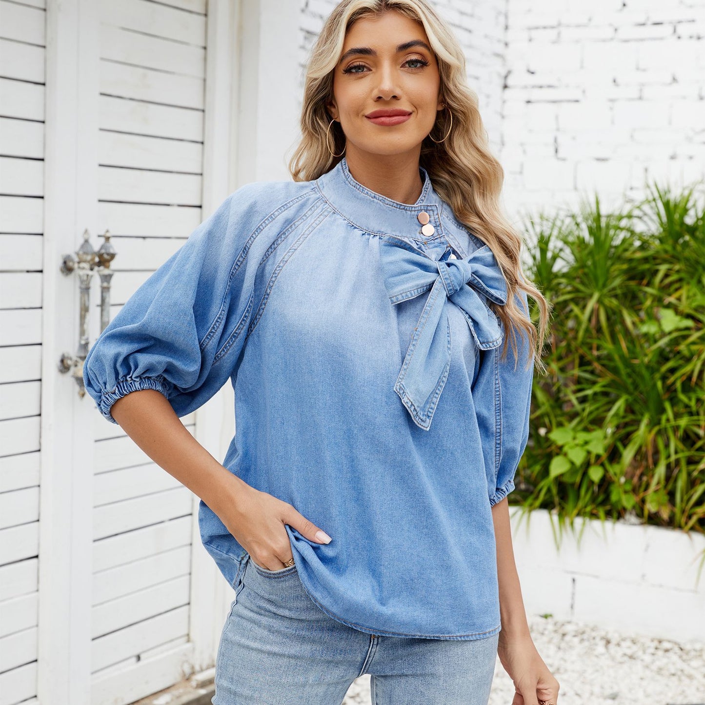 Blouse en denim pour femmes avec détail de nœud décoratif et manches bouffantes féminines Chic und Stil