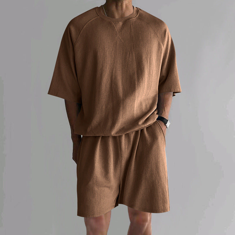 Costume de sport confortable pour hommes avec des manches larges et une taille élastique Chic und Stil