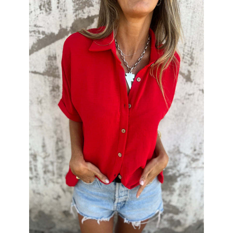 Chemisier décontracté à manches courtes pour femmes avec détails de boutons et col roulé Chic und Stil