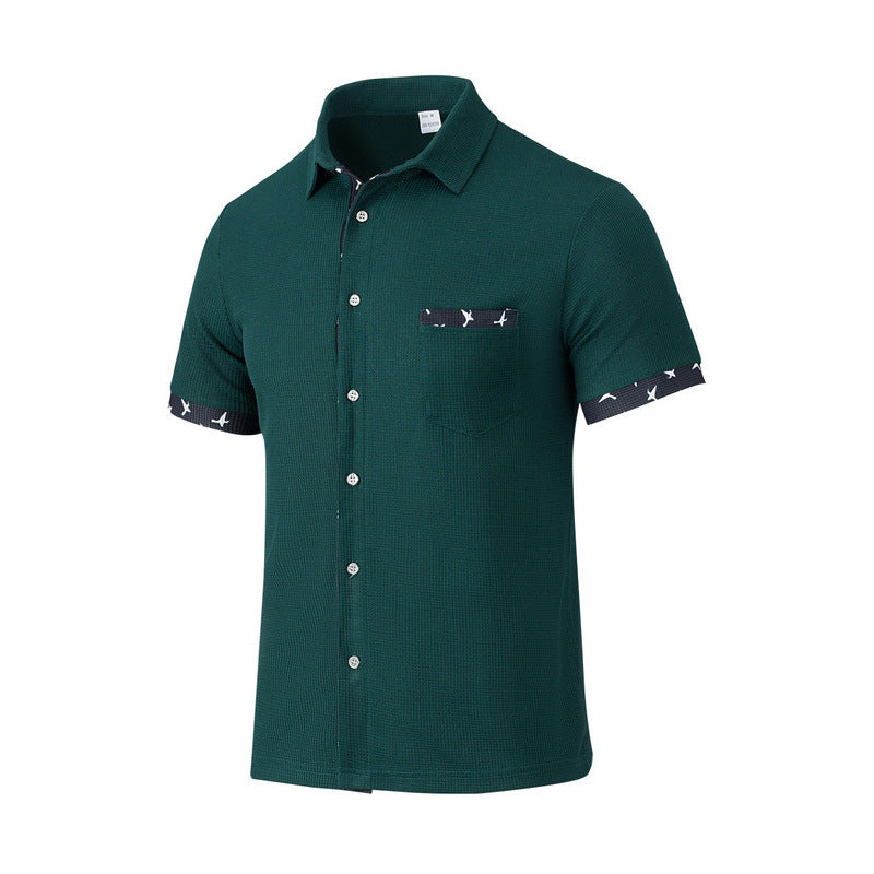 Chemise à manches courtes pour hommes avec col à la mode et poche poitrine Chic und Stil