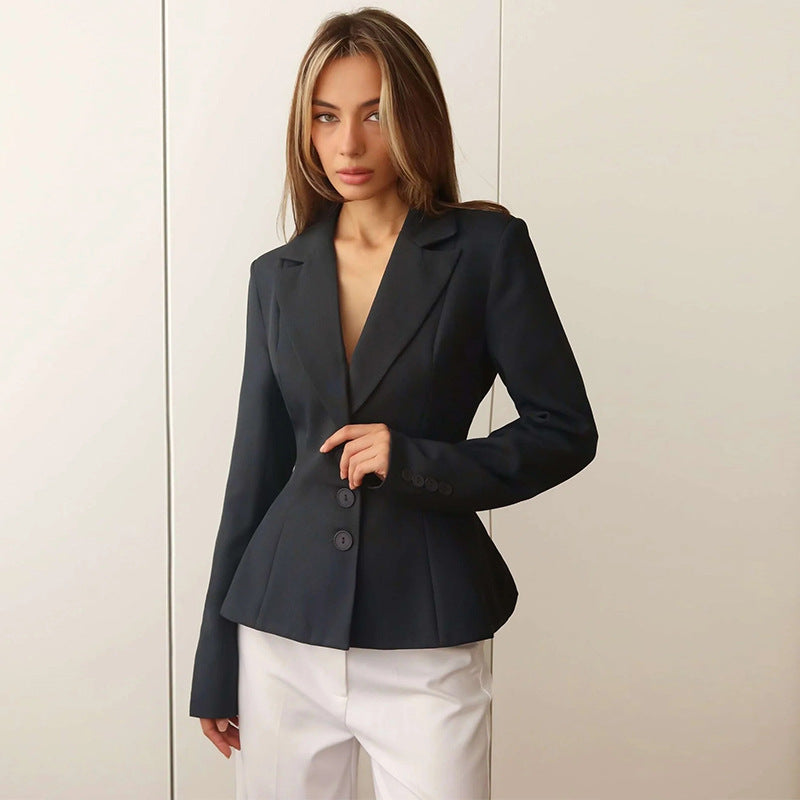 Blazer cintré pour femmes avec un élégant revers Chic und Stil