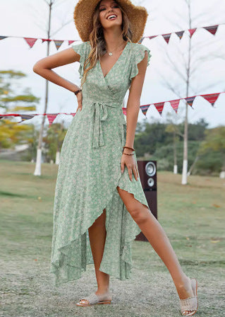 Robe maxi féminine avec manches fluides et différence de hauteur florale Chic und Stil