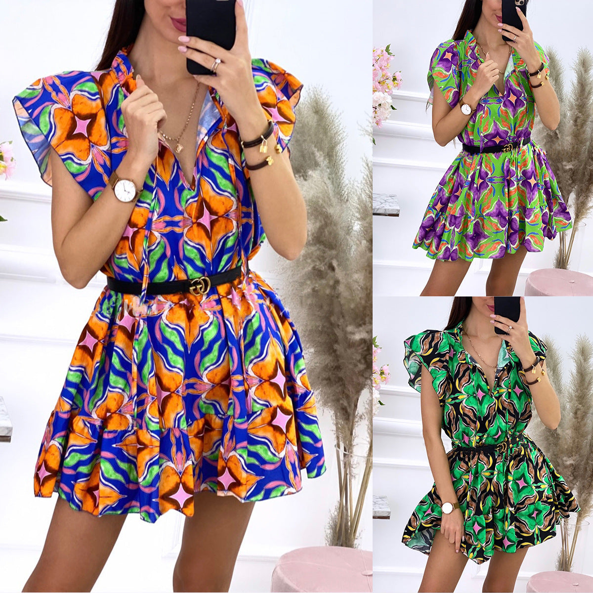 Robe mini florale élégante pour femmes avec des ourlets froncés Chic und Stil