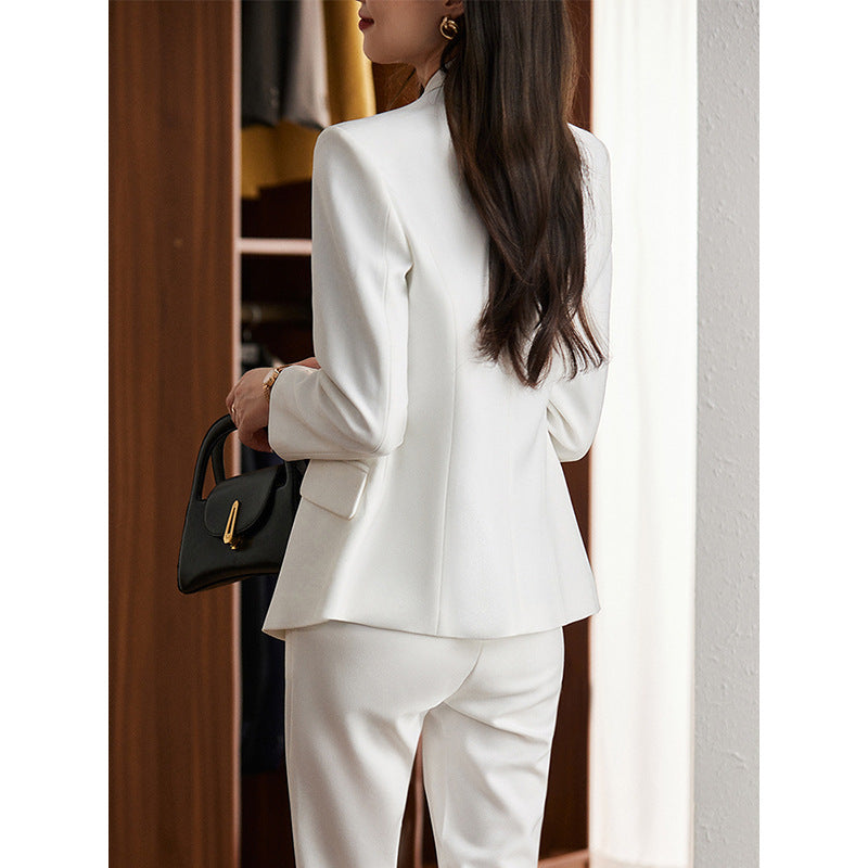 Veste classique ajustée pour femmes avec boutons décoratifs Chic und Stil