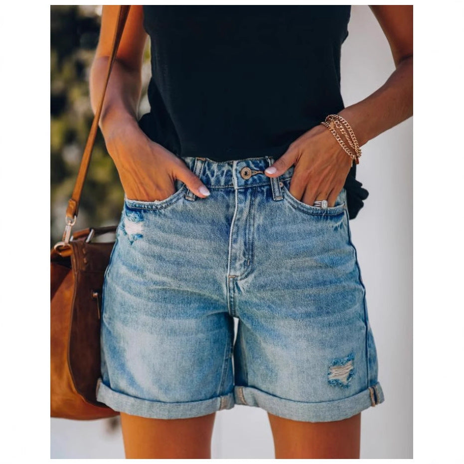 Women's Casual Denim Shorts with Rolled Hem and Ripped Details Chic und Stil