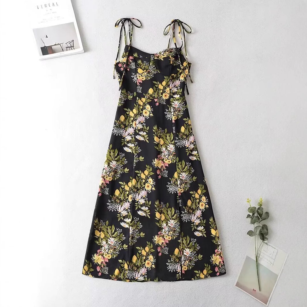 Robe maxi pour femmes avec design floral et fines bretelles spaghetti Chic und Stil