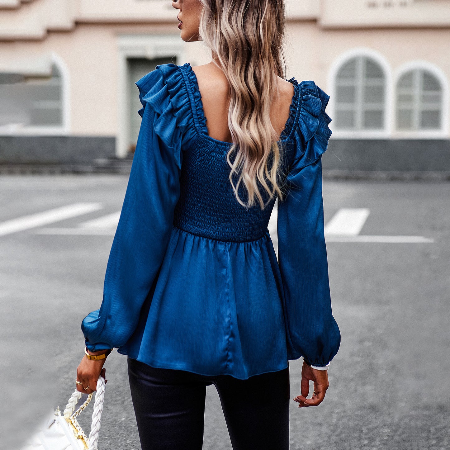 Blouse pour femmes avec des détails volants et une taille élastique Chic und Stil