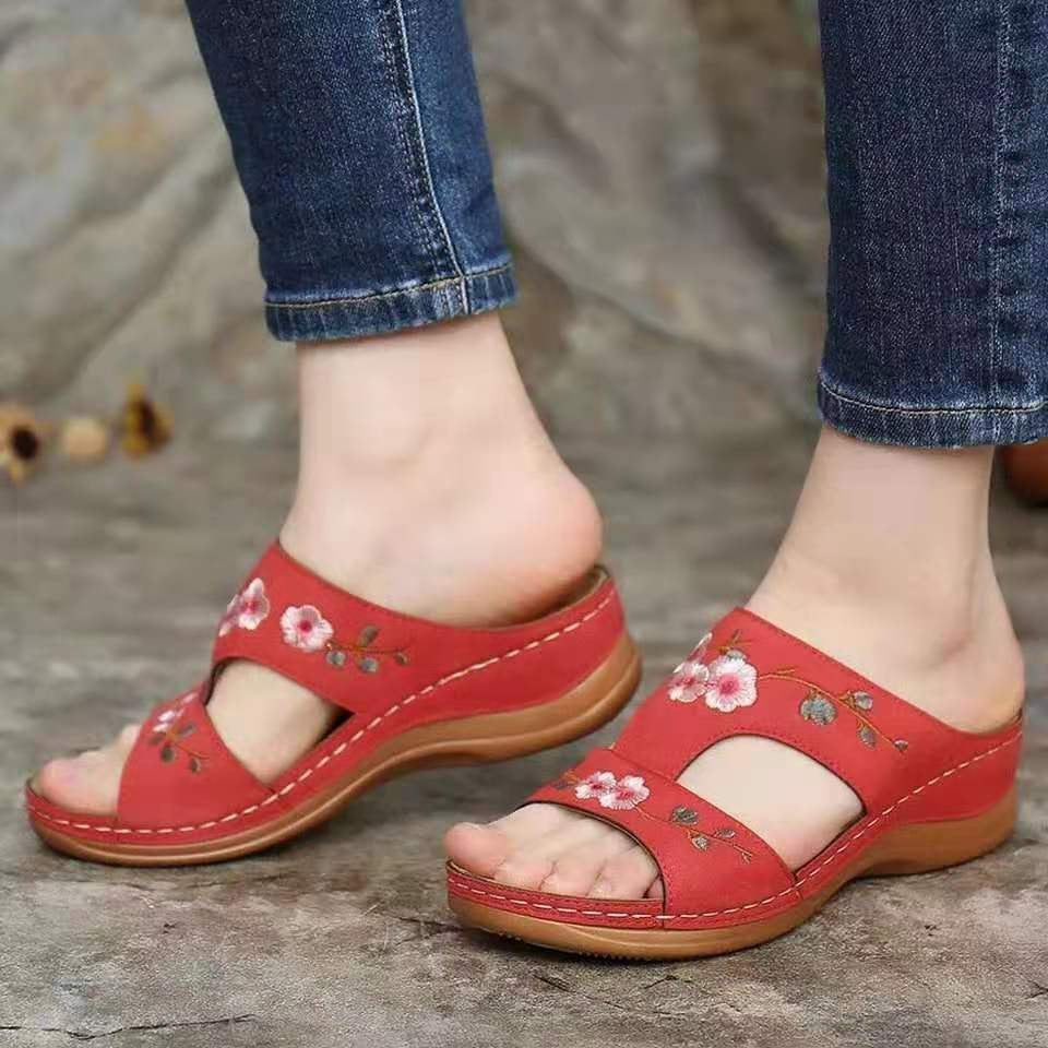 Sandales confortables pour femmes avec broderies florales Chic und Stil