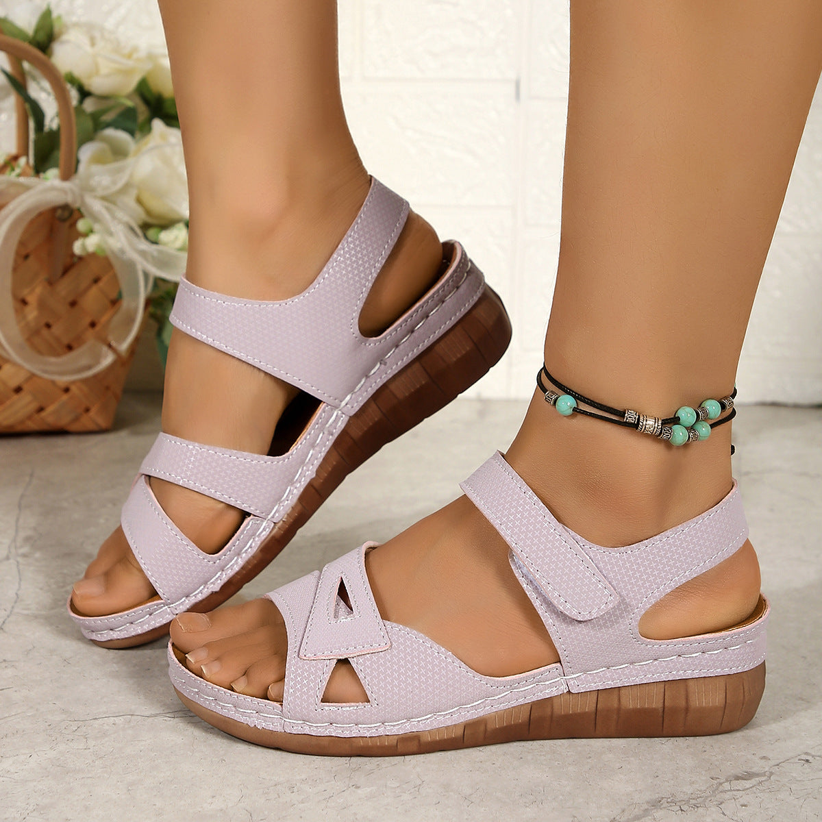 Sandales à bandes confortables pour femmes avec des bandes réglables et une semelle rembourrée Chic und Stil