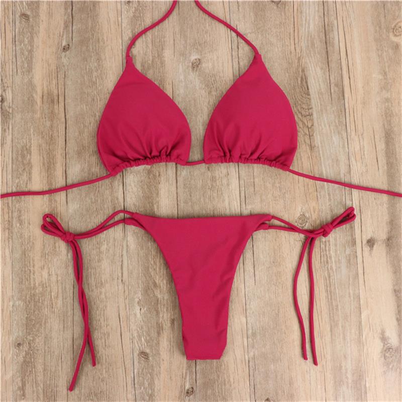Women's bikini set with adjustable straps and minimalist design Chic und Stil