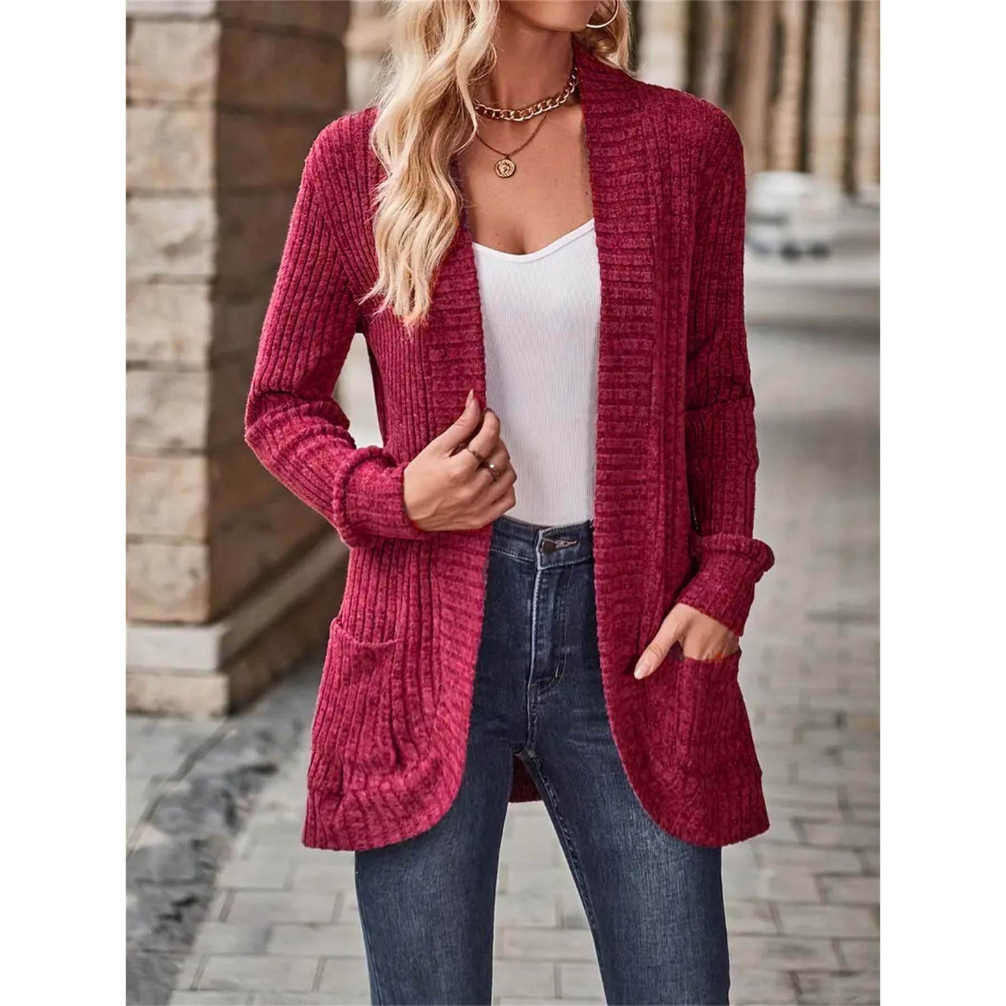 Veste en tricot ouverte pour dames avec surface texturée et poches pratiques Chic und Stil
