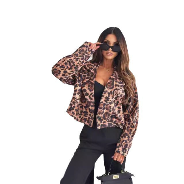 Ladies Elegant Jacket with Animal Pattern and Casual Cut Chic and Style