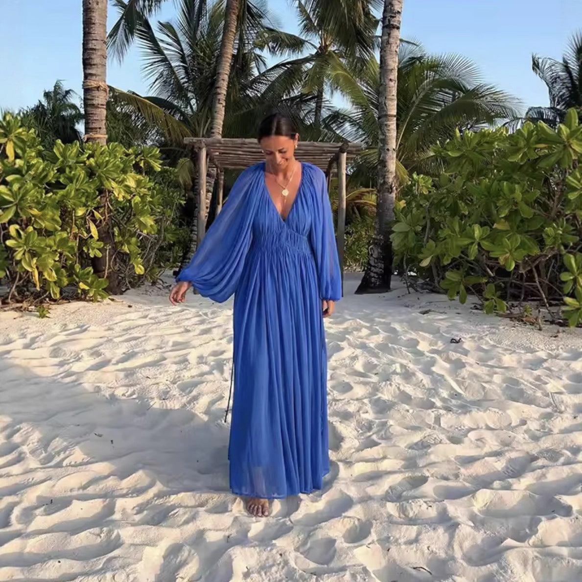 Robe maxi femme avec un élégant effet drapé et des volants féminins Chic und Stil