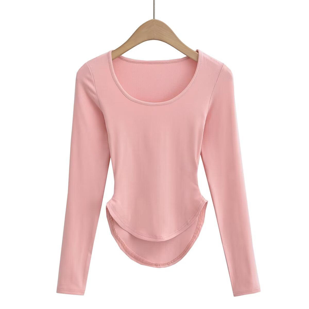 Chemise à manches longues pour femmes avec une coupe moderne et un ourlet arrondi Chic und Stil
