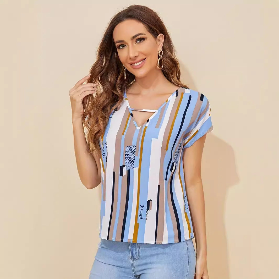 Chemisier pour femmes avec impression graphique moderne et décolleté en V Chic und Stil