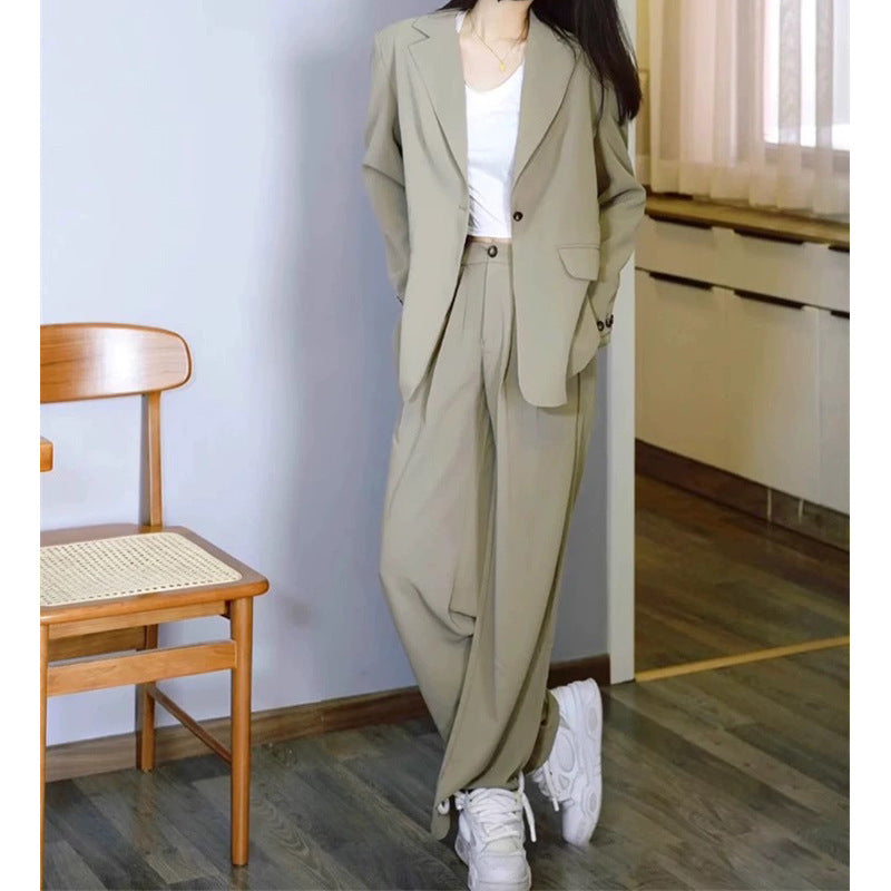 Veste et pantalon minimaliste ajusté pour femmes Chic und Stil