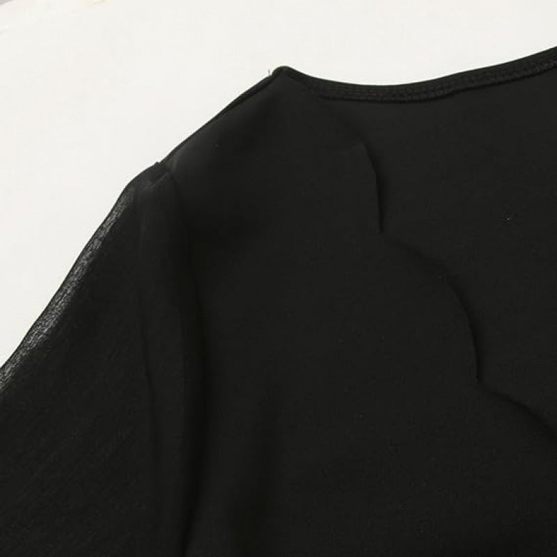 Dames Robe Mince Élégante à Col V avec Manches Longues Transparentes et Accents en Gemmes Chic und Stil