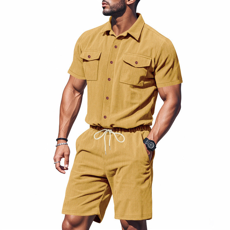 Costume de loisirs élégant pour hommes avec des détails structurés et des poches poitrine pratiques Chic und Stil