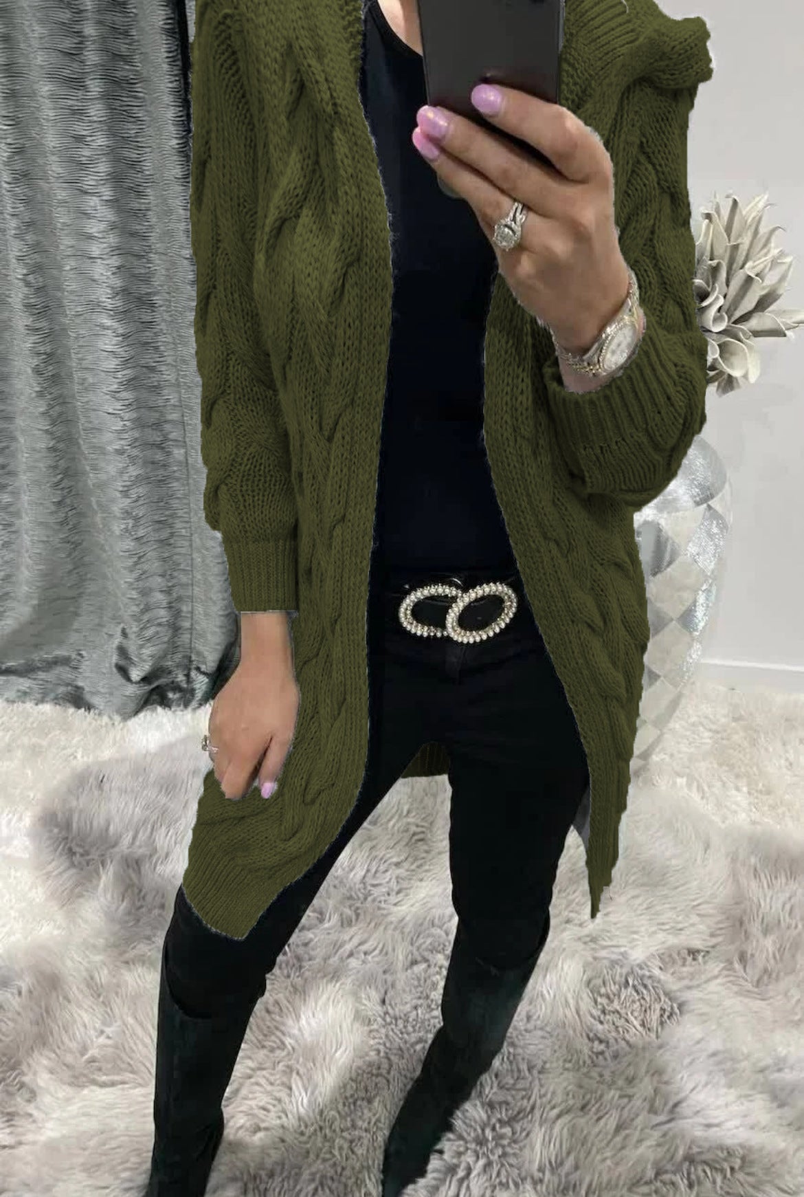 Cardigan femme en gros tricot avec capuche et motif torsadé Chic und Stil