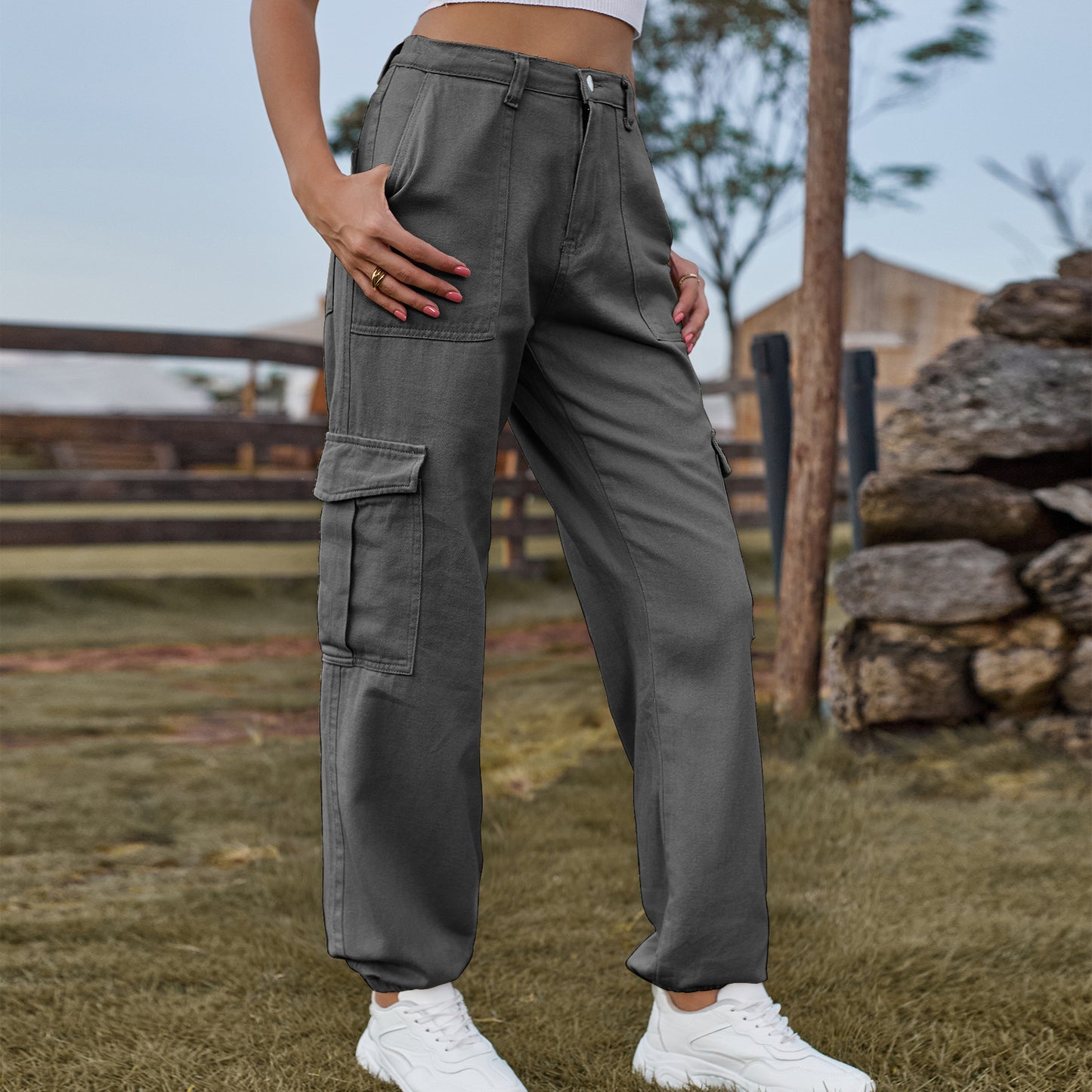 Women's cargo pants with side pockets and high waist Chic und Stil