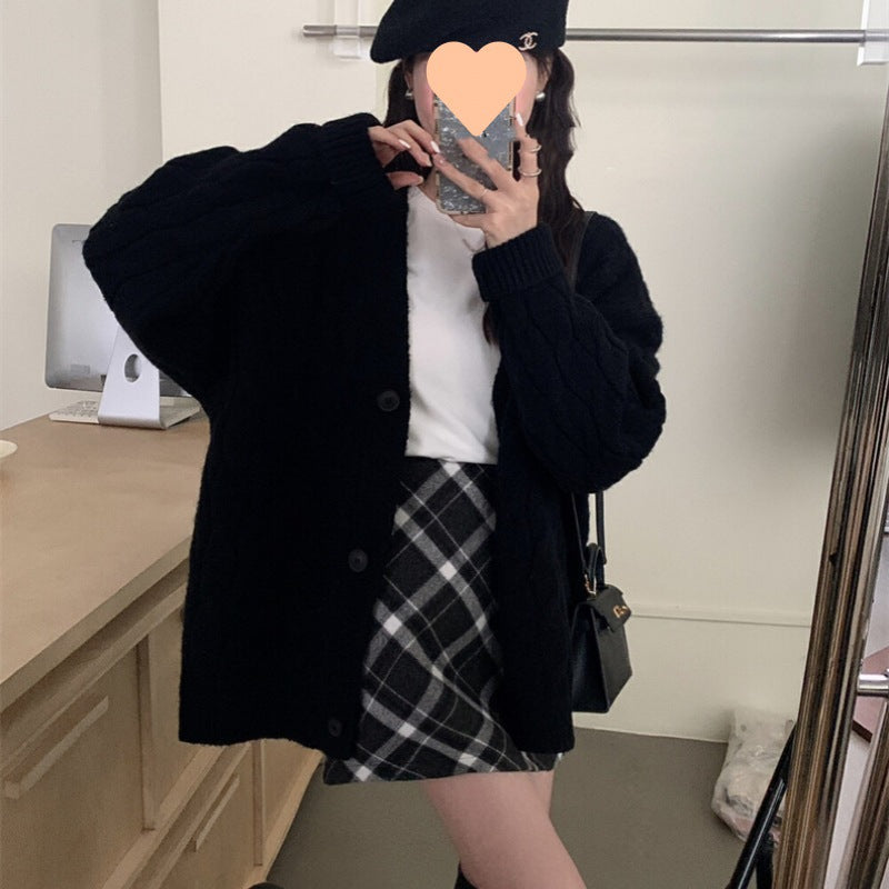 Dames grosse tricot cardigan avec un élégant motif en torsades et des détails de boutons confortables Chic und Stil