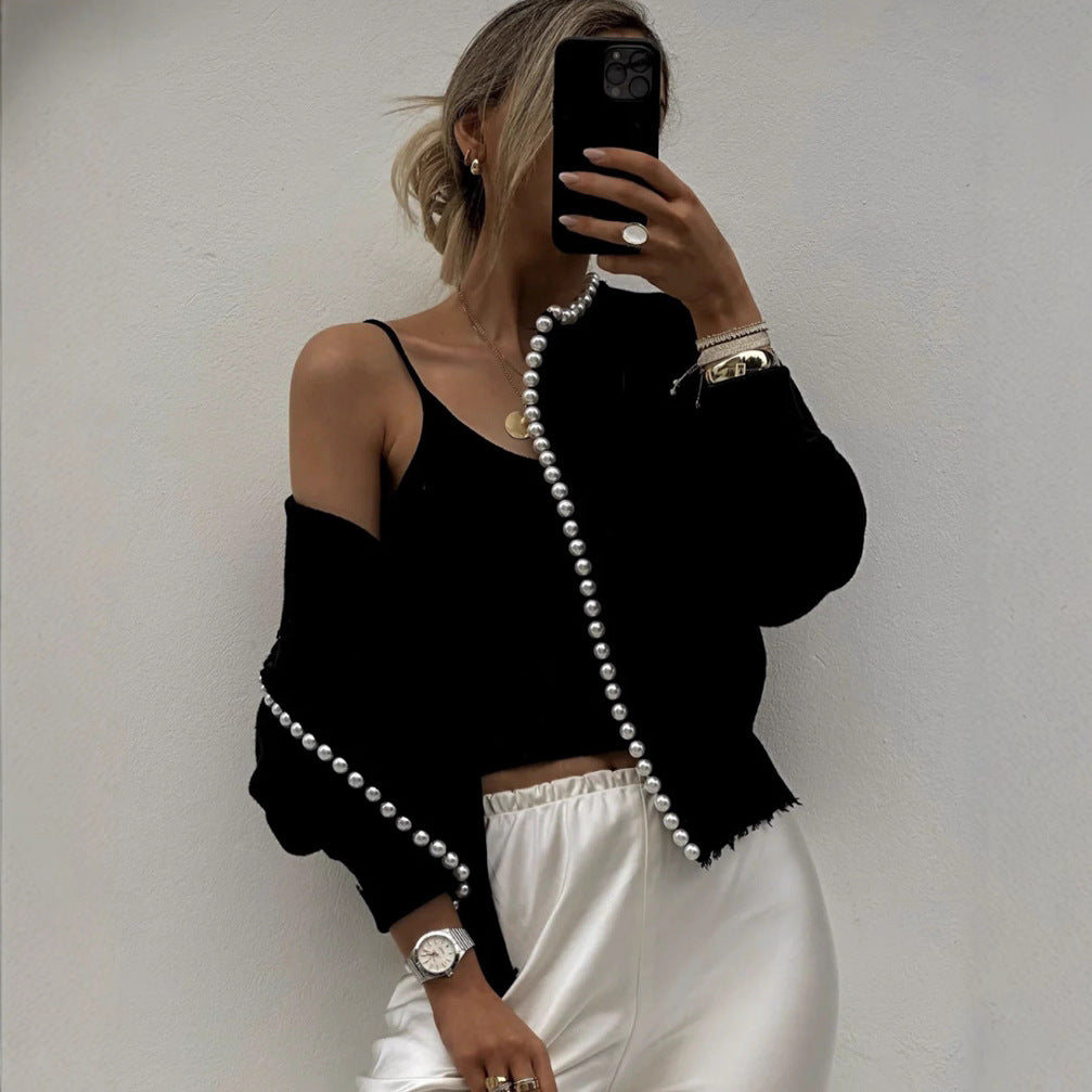 Veste en tricot pour femmes avec des embellissements en perles frappants et un design ouvert Chic und Stil