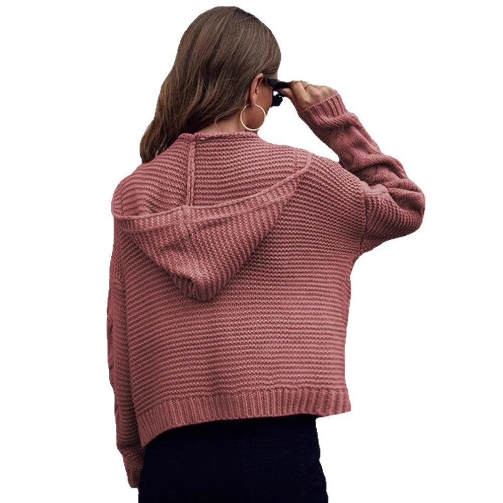 Veste en grosse maille pour femmes avec capuche et motif en relief Chic und Stil