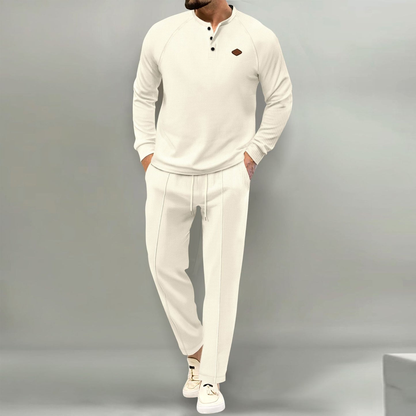 Chemise à manches longues décontractée pour hommes avec patte de boutonnage et pantalons de jogging élégants Chic und Stil