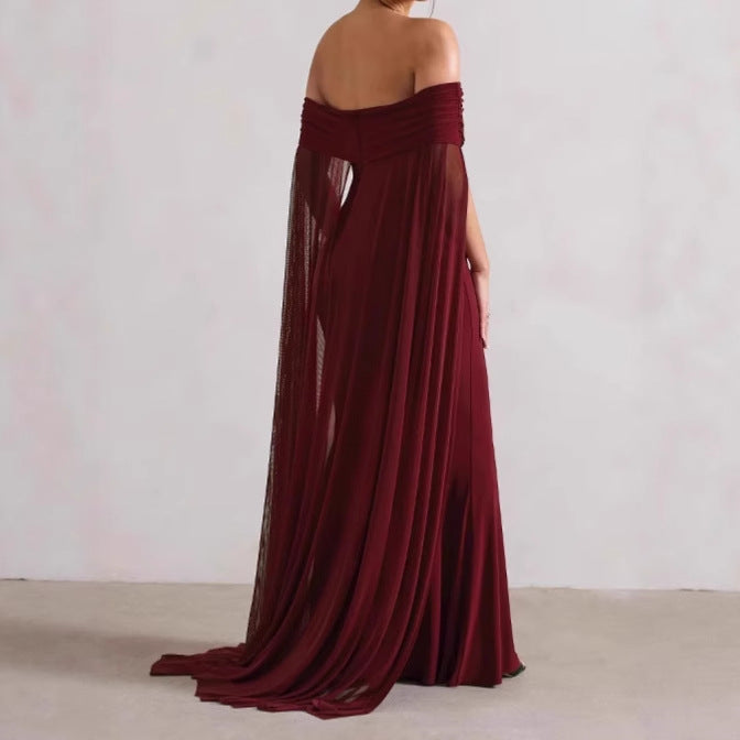 Robe de soirée élégante pour femmes à épaule dénudée avec cape transparente fluide et coupe flatteuse Chic und Stil