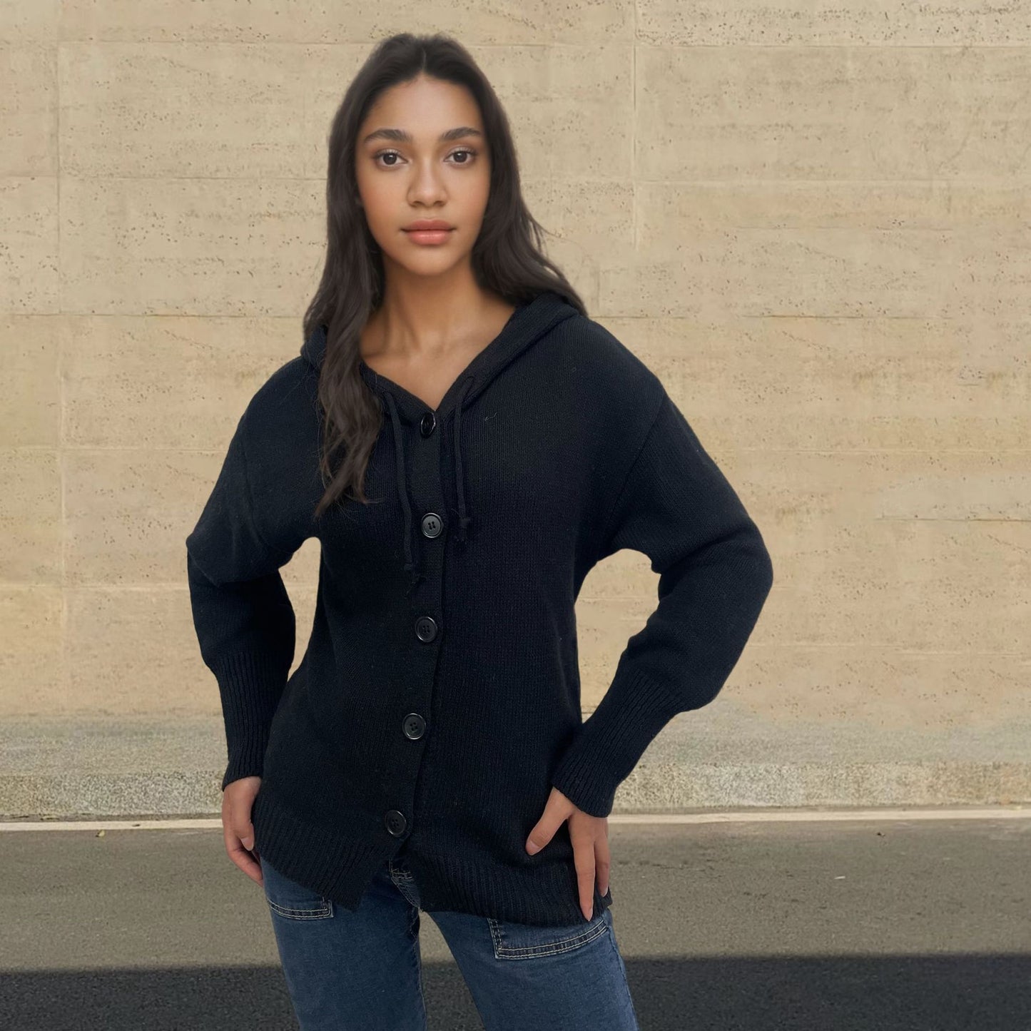 Cardigan en tricot décontracté pour femmes avec capuche et grands boutons Chic und Stil