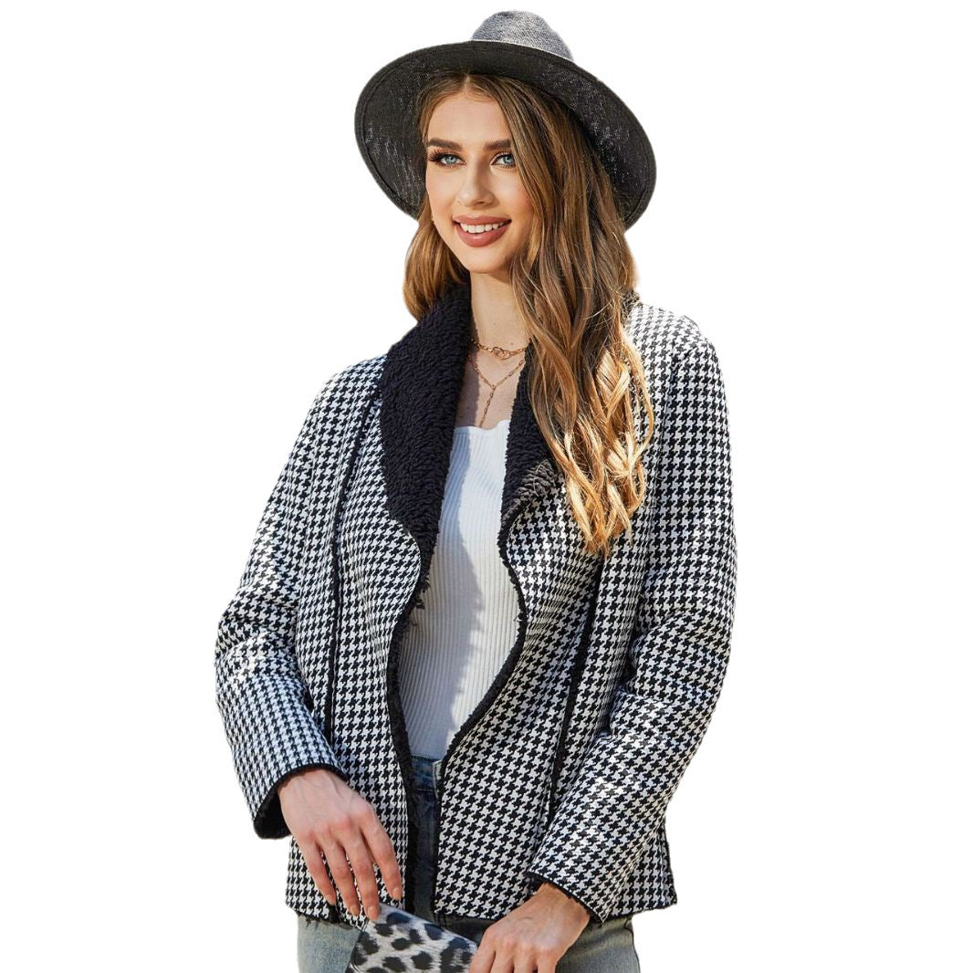 Plaid fleece jacket for women with a modern shawl collar and large front pockets Chic and Style