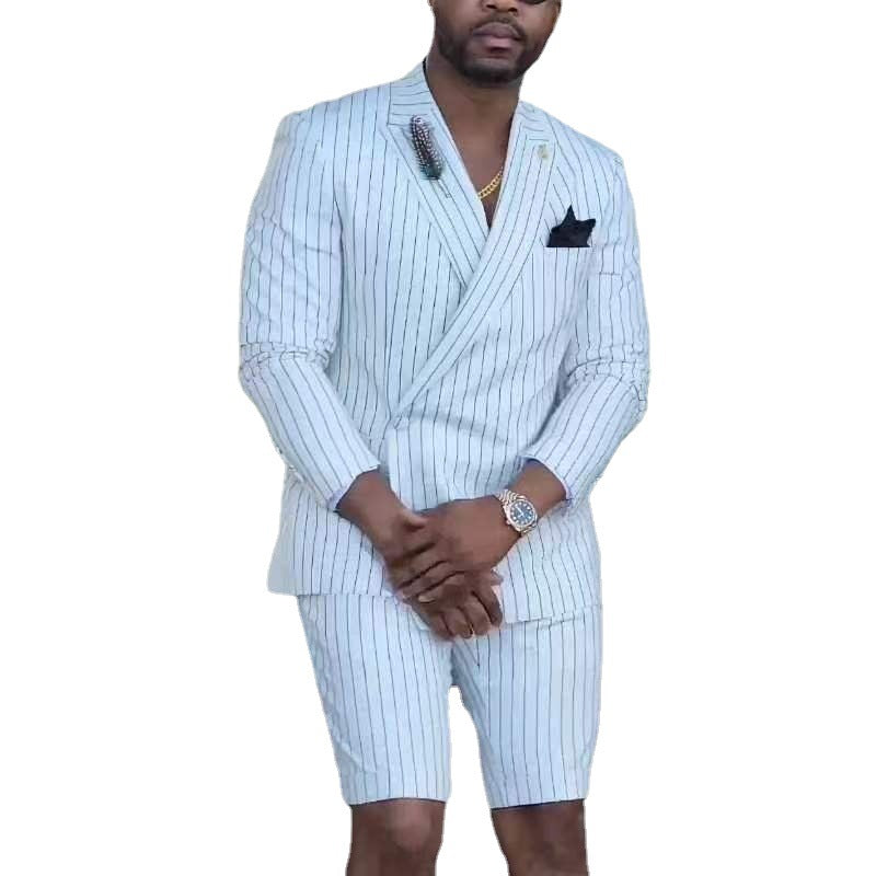 Costume élégant pour hommes avec motif rayé et coupe moderne Chic und Stil