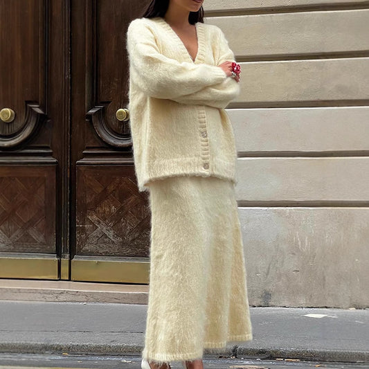 Cardigan pour dames en tricot doux avec décolleté en V et détails de boutons Chic und Stil