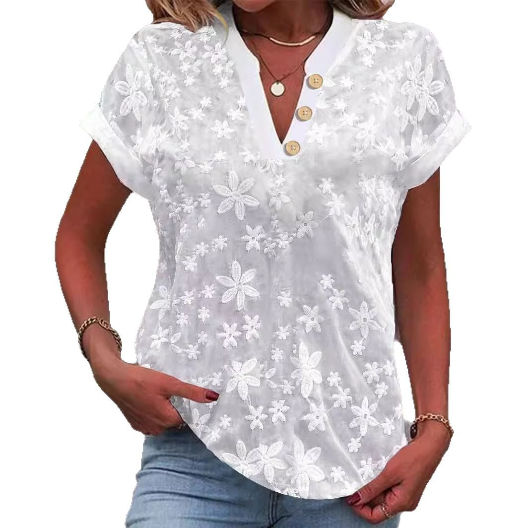 Women's blouse with feminine floral pattern Chic and style