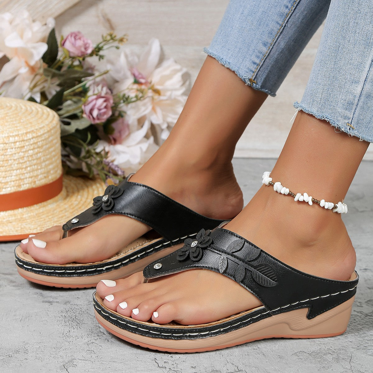 Sandales pour dames à orteil confortables avec des appliques à la mode Chic und Stil