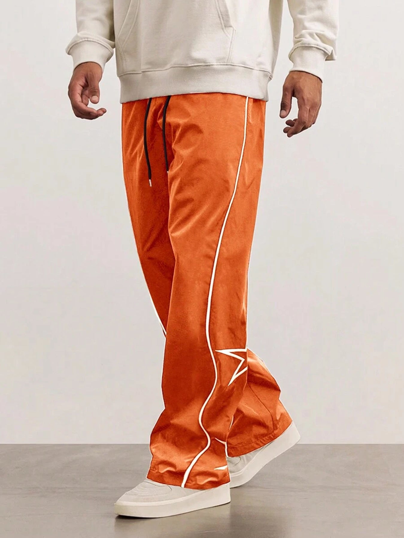 Pantalons de loisirs pour hommes avec bandes de contraste latérales Chic und Stil