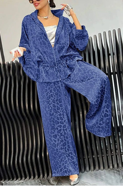 Dame combinaison décontractée avec motif léopard tendance et coupe ample Chic und Stil