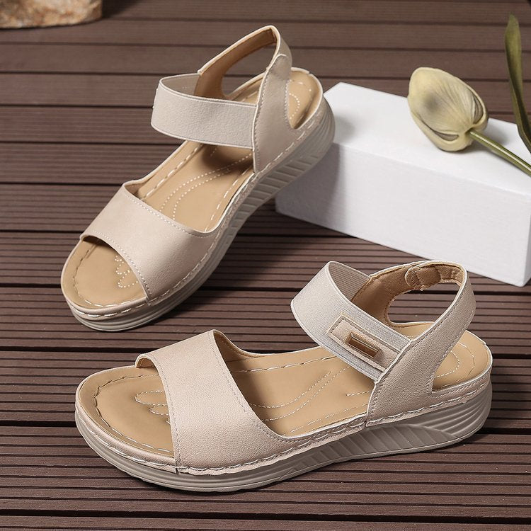 Sandales confortables pour femmes avec sangle réglable et technologie de semelle anatomique Chic und Stil