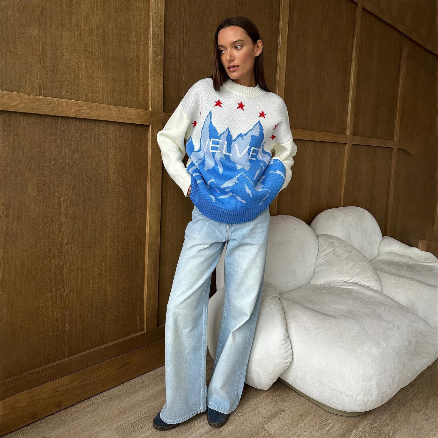 Pull en tricot pour femmes avec design graphique de montagne et étoiles stylées Chic und Stil