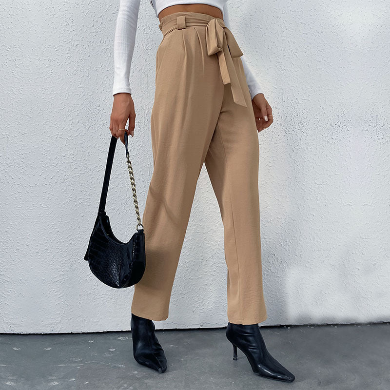 Pantalon sur mesure taille haute pour femmes avec détail nœud Chic und Stil