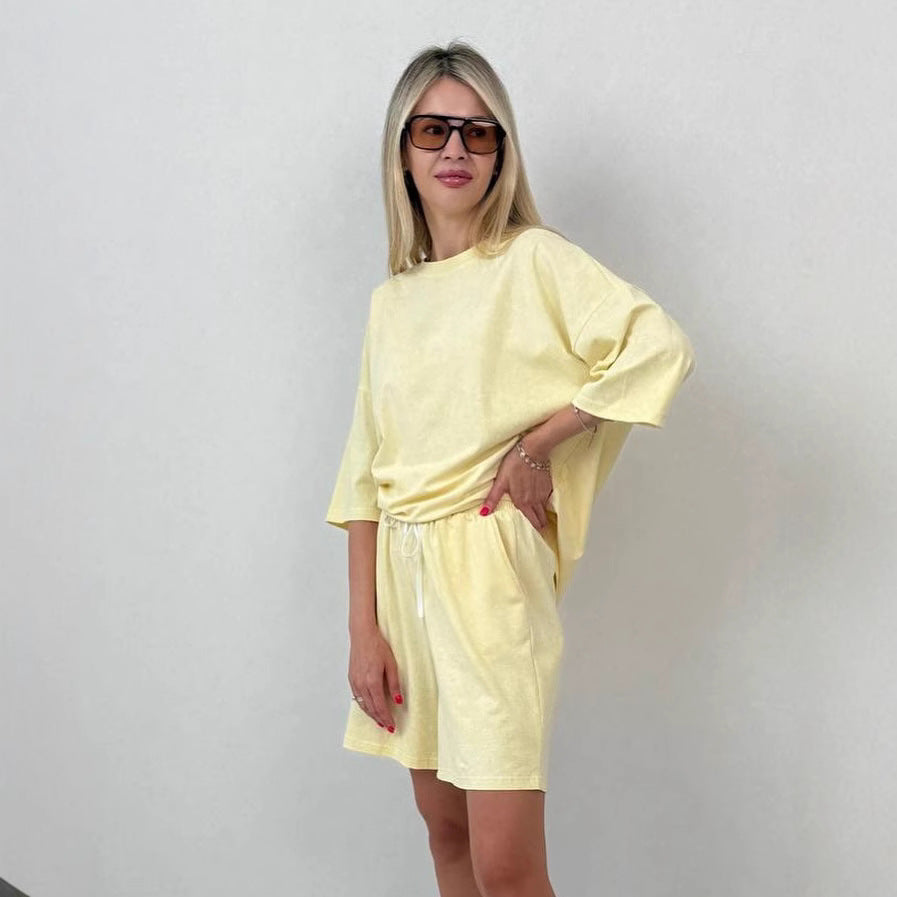 Dames ensemble décontracté à manches courtes en matériau doux avec shorts confortables Chic und Stil